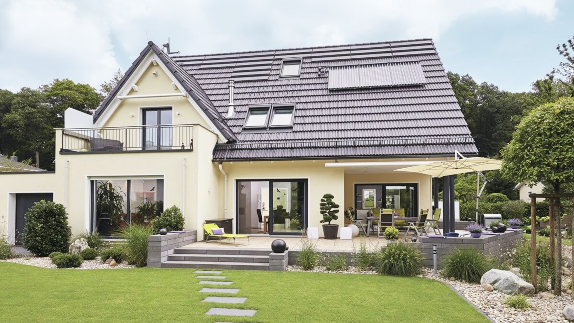 Extravagant detached house with pitched roof