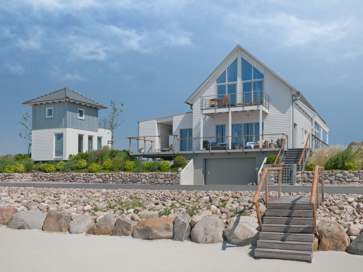 Beautiful Beach Villa Mommsen